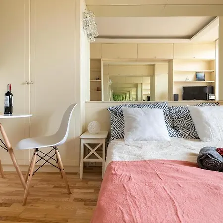 Plac Konstytucji 3: Private Center Near Metro Apartment Warsaw