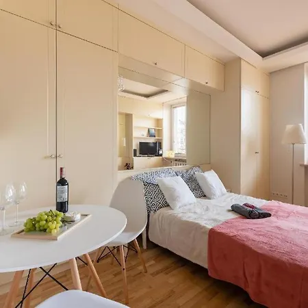 Apartment Plac Konstytucji 3: Private Center Near Metro Warsaw